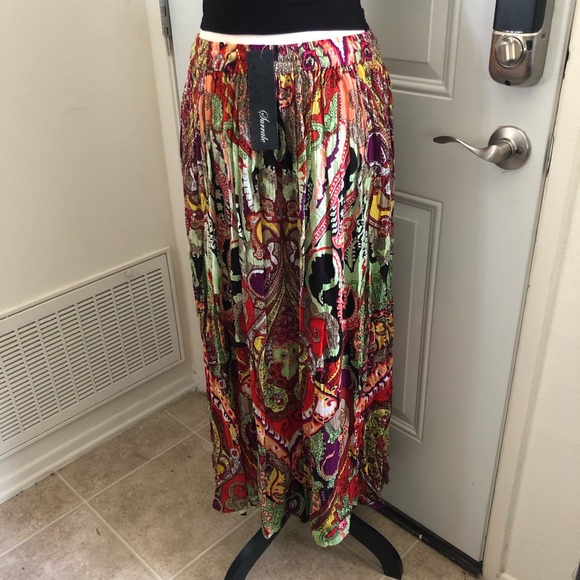 Surrale Springtime Maxi Skirt - Picture 3 of 4